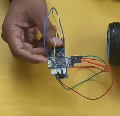 hand-gesture-controlled-robot-using-arduino