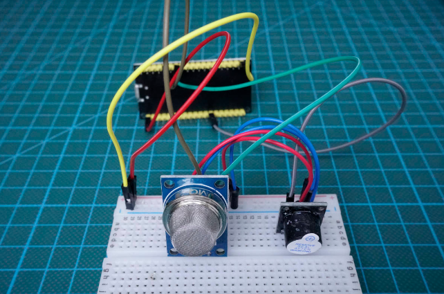 creating-smoke-detector-bot-using-arduino