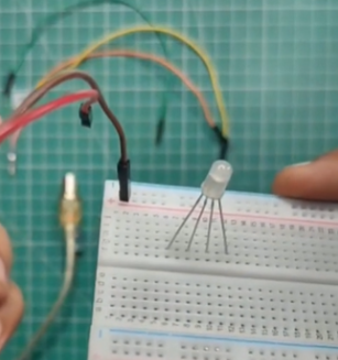 rgb-colours-mixing-on-the-breadboard